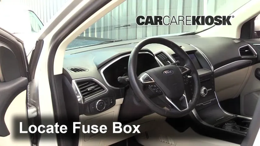 2019 Ford Edge Titanium 2.0L 4 Cyl. Turbo Fuse (Interior)